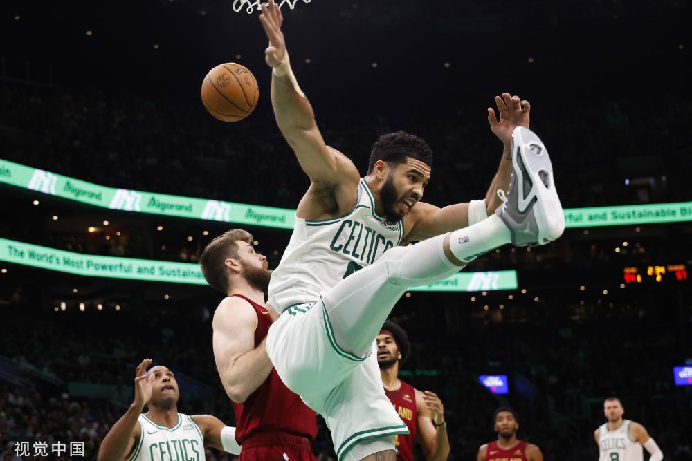 内身披红白 内身披红白