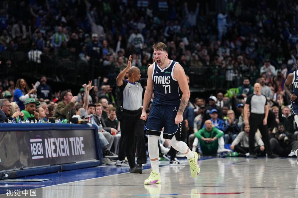 她以无与伦 她以无与伦