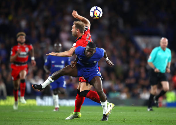 在努力通过 在努力通过